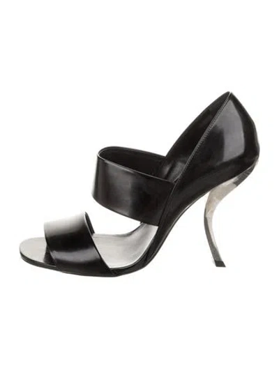 Pre-owned Roger Vivier Leather Sandals In Black