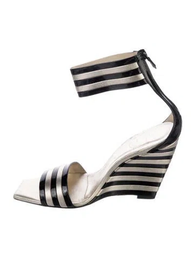 Pre-owned Roger Vivier Leather Striped Sandals In Black/gold