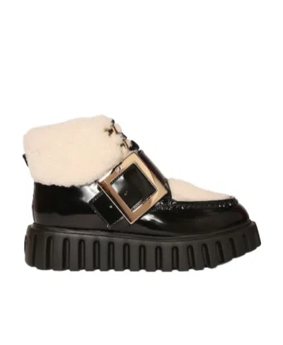 Roger Vivier Logo Short Boots In Black