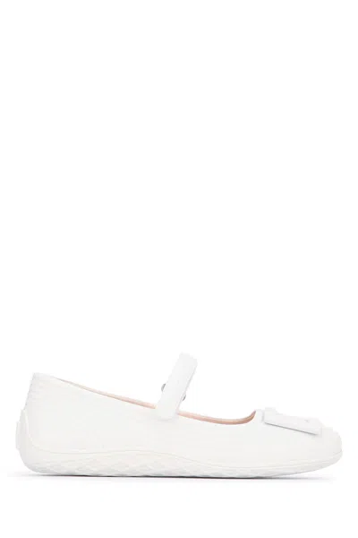Roger Vivier Padded Stitching Strap Abs Ball In White