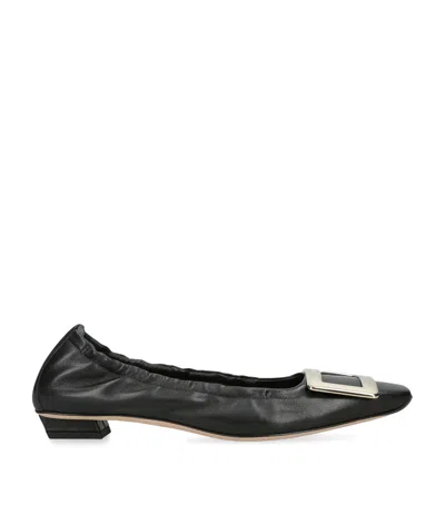 ROGER VIVIER PATENT BELLE VIVIER PUMPS 25