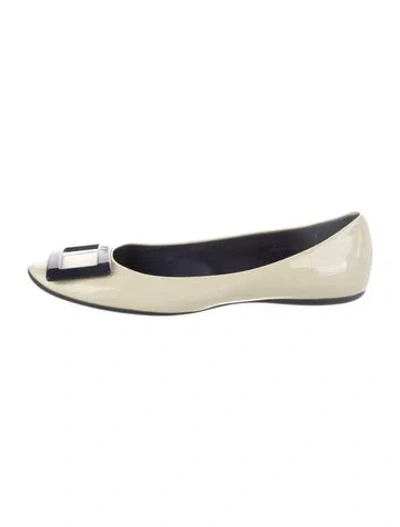 Pre-owned Roger Vivier Patent Leather Ballet Flats In Neutral