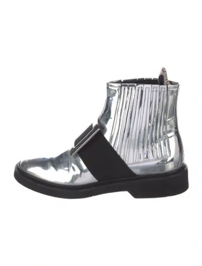 Pre-owned Roger Vivier Patent Leather Crystal Embellishments Boots