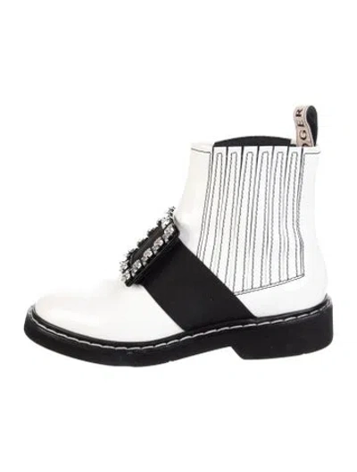 Pre-owned Roger Vivier Patent Leather Crystal Embellishments Chelsea Boots In Black