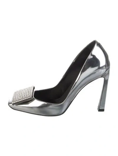Pre-owned Roger Vivier Patent Leather Crystal Embellishments Pumps