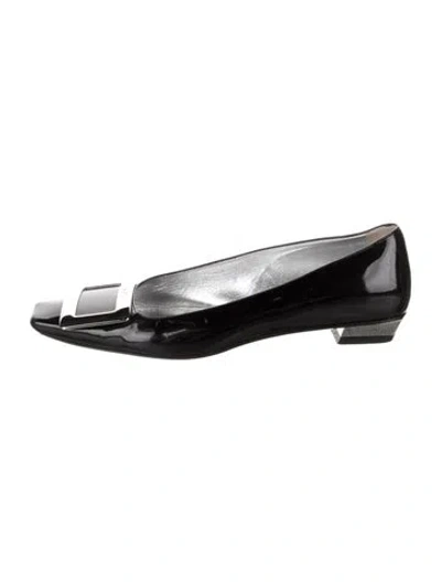 Pre-owned Roger Vivier Patent Leather Flats In Black