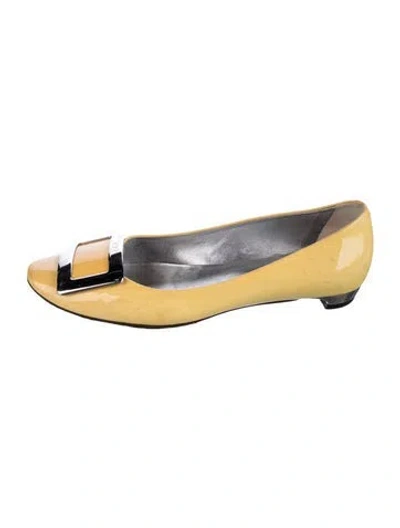 Pre-owned Roger Vivier Patent Leather Flats In Yellow