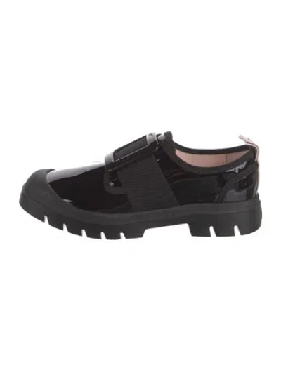 Pre-owned Roger Vivier Patent Leather Oxfords In Black