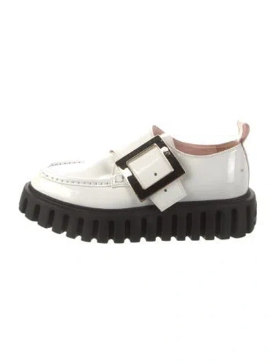 Pre-owned Roger Vivier Patent Leather Oxfords In White