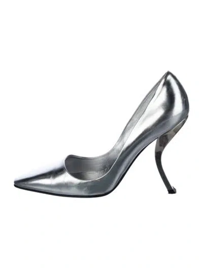 Pre-owned Roger Vivier Patent Leather Pumps In Black