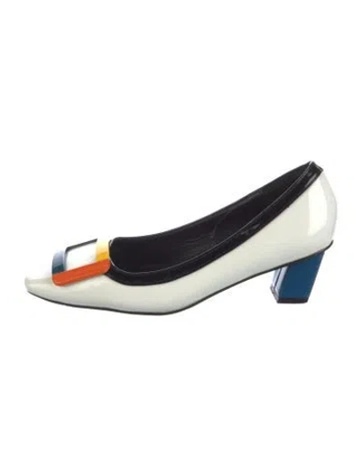 Pre-owned Roger Vivier Patent Leather Pumps In White