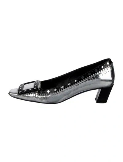 Pre-owned Roger Vivier Patent Leather Scalloped Accent Pumps In Silver