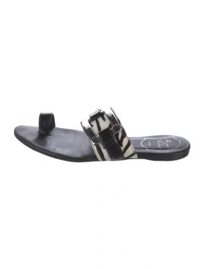 Pre-owned Roger Vivier Patent Leather Slides In Black