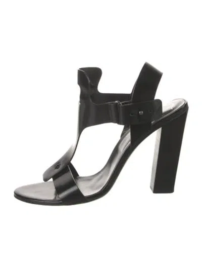 Pre-owned Roger Vivier Patent Leather T-strap Sandals In Black