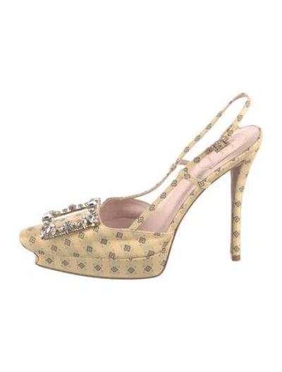 Pre-owned Roger Vivier Patterned Pumps In Neutral