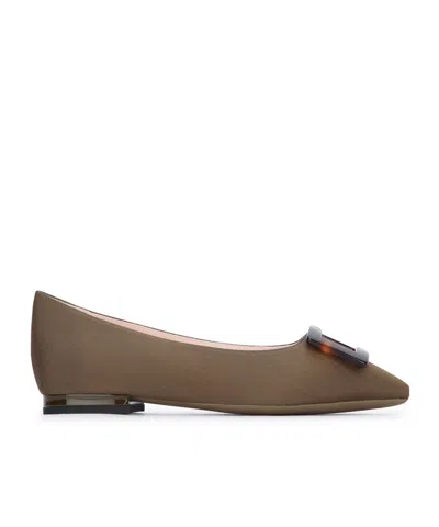 Roger Vivier Pointed Toe Flat Shoes In Brown