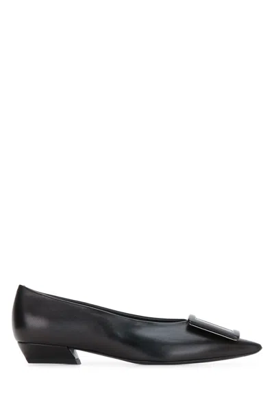 ROGER VIVIER ROGER VIVIER POINTED-TOE LEATHER FLAT