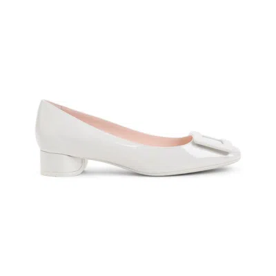 Roger Vivier Pumps In White