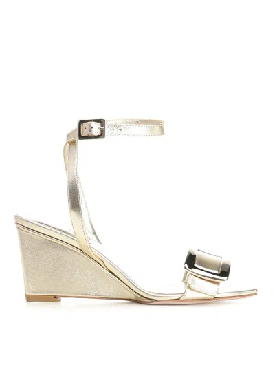 Roger Vivier Belle Vivier Wedge Sandals In Gold