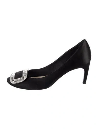 Pre-owned Roger Vivier Satin Crystal Embellishments Pumps In Black