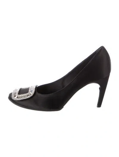 Pre-owned Roger Vivier Satin Crystal Embellishments Pumps In Black
