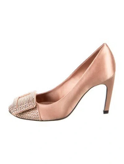Pre-owned Roger Vivier Satin Crystal Embellishments Pumps In Neutral