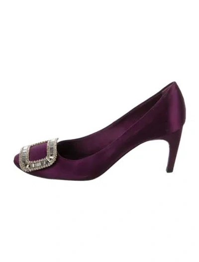 Pre-owned Roger Vivier Satin Crystal Embellishments Pumps In Purple