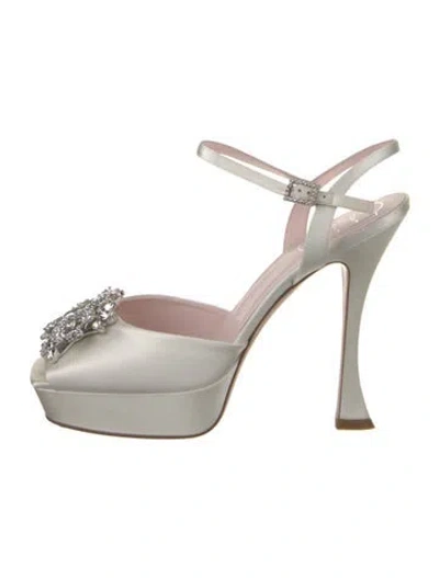 Pre-owned Roger Vivier Satin Crystal Embellishments Sandals In White