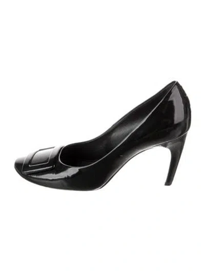 Pre-owned Roger Vivier Signature Logo Patent Leather Pumps In Black