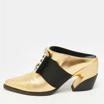Pre-owned Roger Vivier Size 36 Gold Leather Crystal Embellished Mules