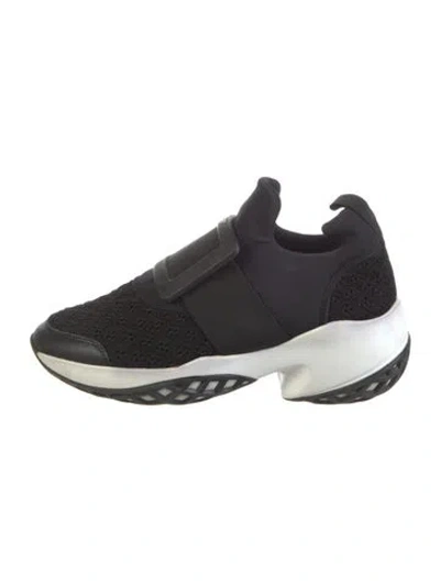 Pre-owned Roger Vivier Sneakers In Black