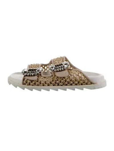 Pre-owned Roger Vivier Straw Patterned Slides In Gold
