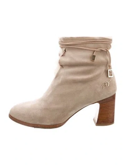 Pre-owned Roger Vivier Suede Boots In Neutral