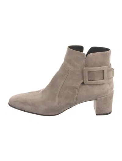 Pre-owned Roger Vivier Suede Boots In Neutral