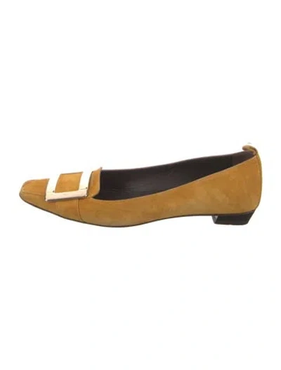 Pre-owned Roger Vivier Suede Flats In Yellow