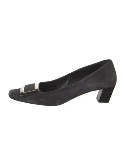 Pre-owned Roger Vivier Suede Pumps In Black
