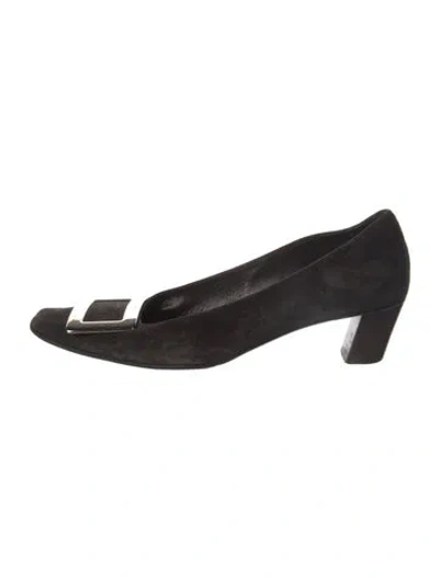 Pre-owned Roger Vivier Suede Pumps In Brown
