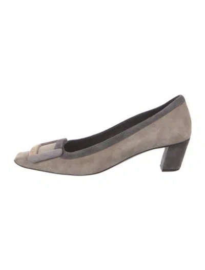 Pre-owned Roger Vivier Suede Pumps In Gray