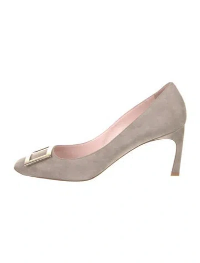 Pre-owned Roger Vivier Suede Pumps In Gray