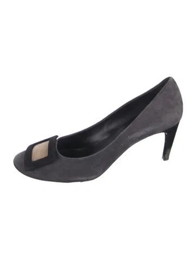 Pre-owned Roger Vivier Suede Pumps In Multi