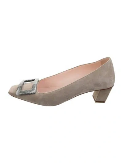 Pre-owned Roger Vivier Suede Pumps In Neutrals