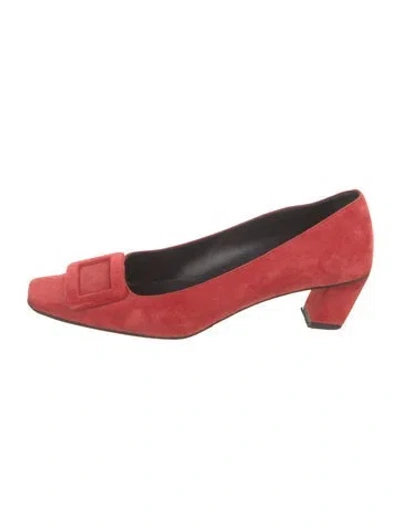 Pre-owned Roger Vivier Suede Pumps In Red