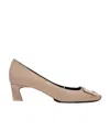 Roger Vivier Belle Vivier 45 Metal Buckle Pumps In Patent Leather In Nude