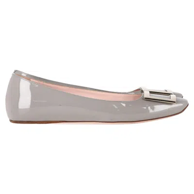 Roger Vivier Trompette Metal Buckle Ballerinas In Grey Patent Leather