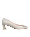 Roger Vivier Trompette Pumps In Patent Leather In White