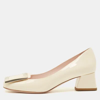 Pre-owned Roger Vivier Trompette Size 35.5 Cream Patent Leather Block Heel Pumps In White