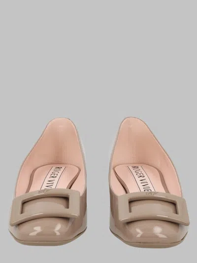 Roger Vivier U Look Ballerina Flats In Vernice With 2.5 Cm Heel In Neutral