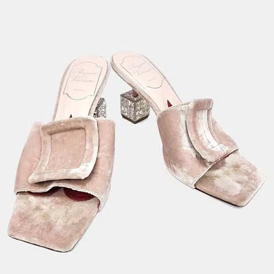 Pre-owned Roger Vivier Velvet Cube Strass Mules In Pink