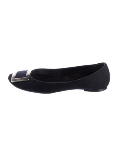 Pre-owned Roger Vivier Velvet Flats In Black