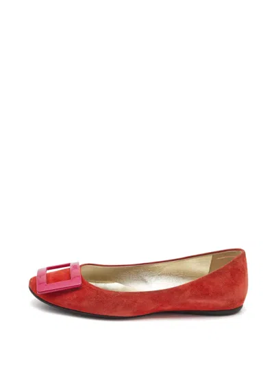 Pre-owned Roger Vivier Vintage Buckled Suede Ballet Flats In Red